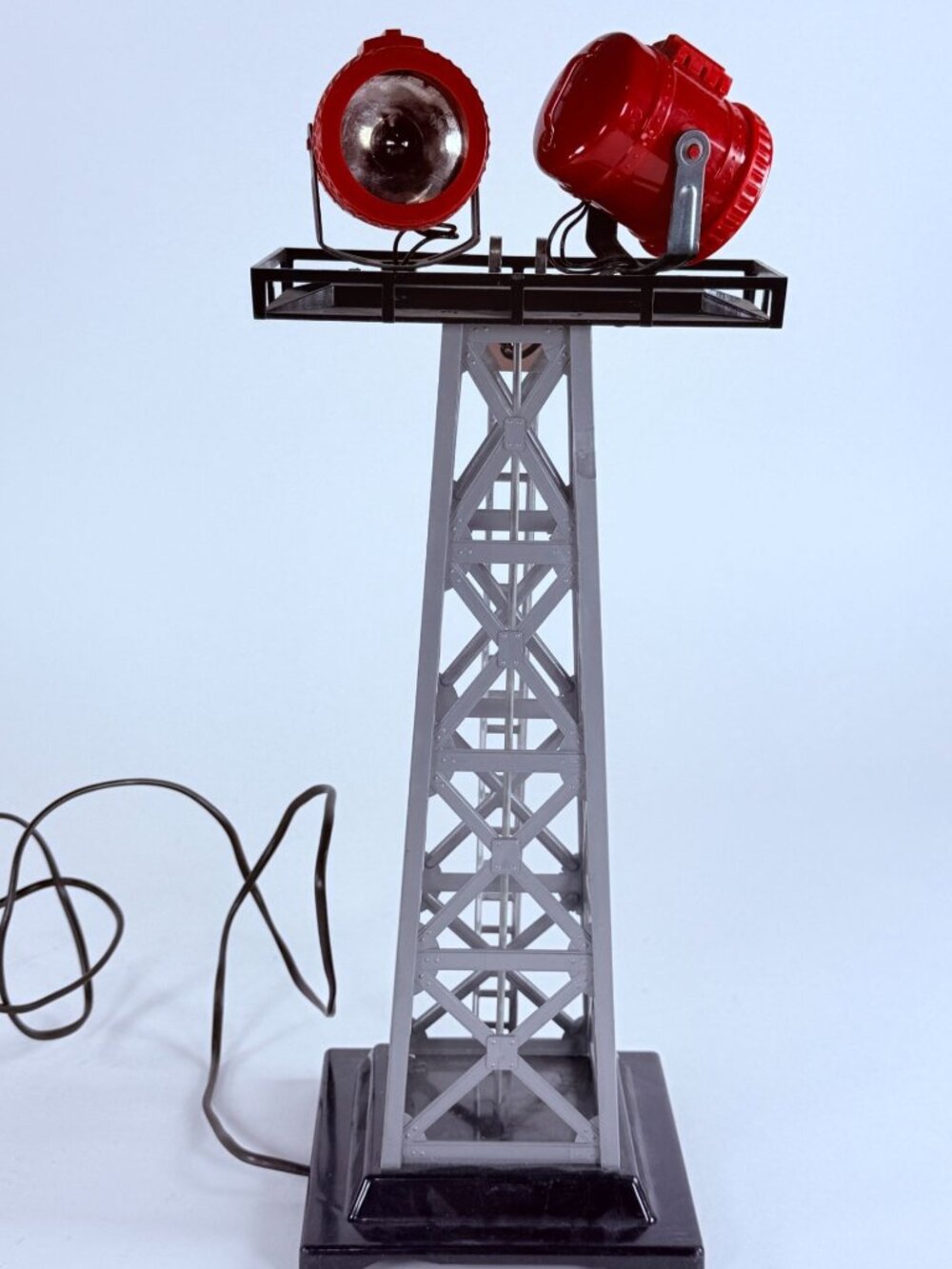 Vintage Marx O Gauge Railroad Dual Flood Spotlight Tower Works